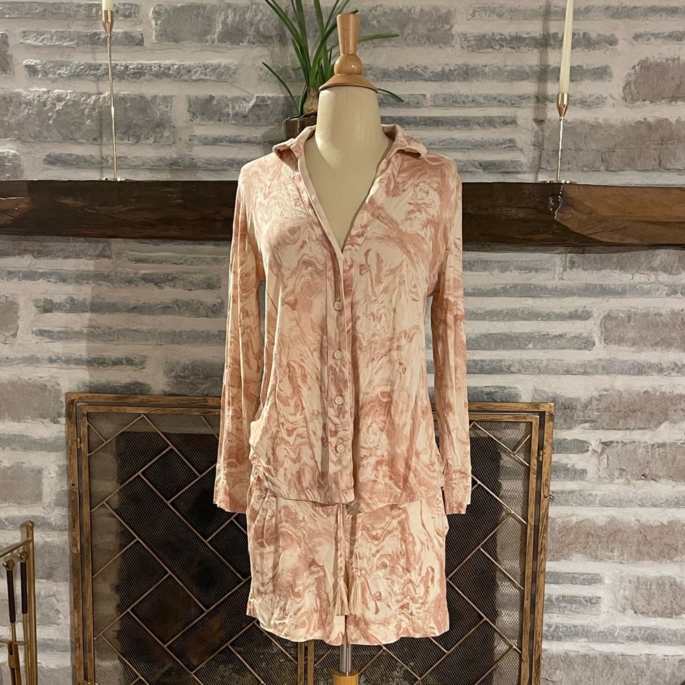 Pink marbled soft pajama top and shorts Soma